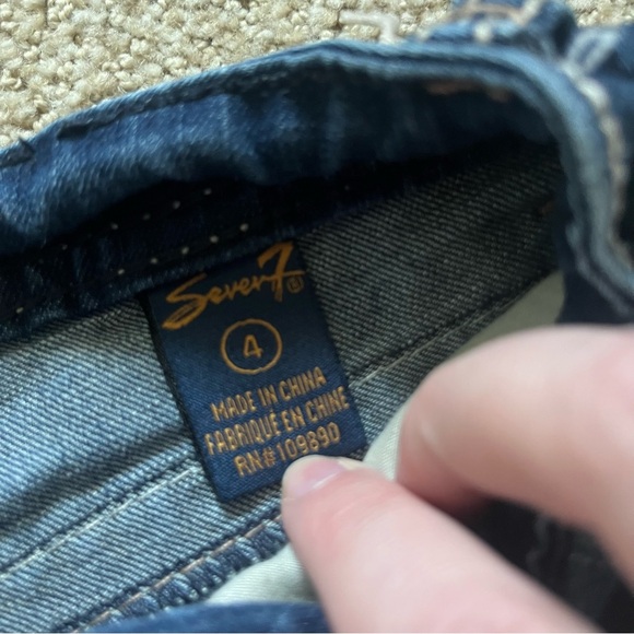 Seven7 Jean shorts size 4 - Picture 4 of 5
